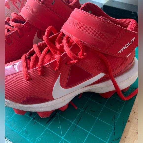 Nike cleats - Picture 1 of 3